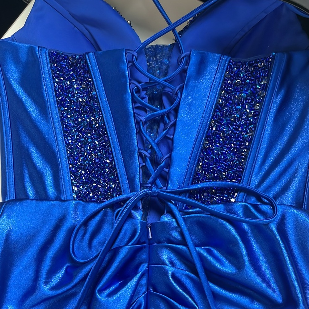 NWOT NOX SIZE 8 Stunning Blue Satin Dress with Beaded Details